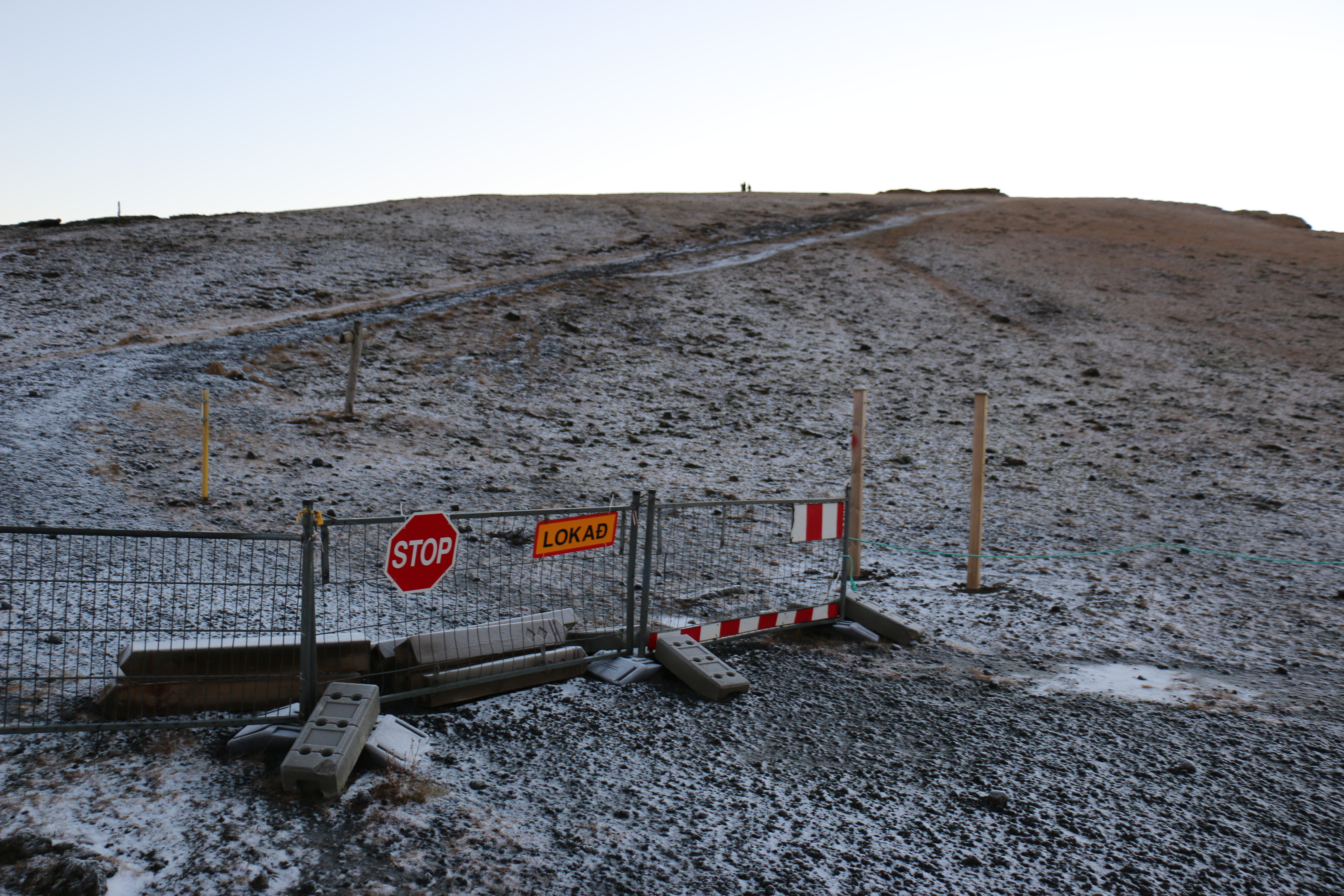 Lokað upp á Valahnúk.