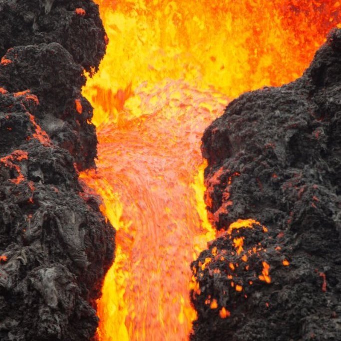 large-eldgos-geldingadalir-2021-10