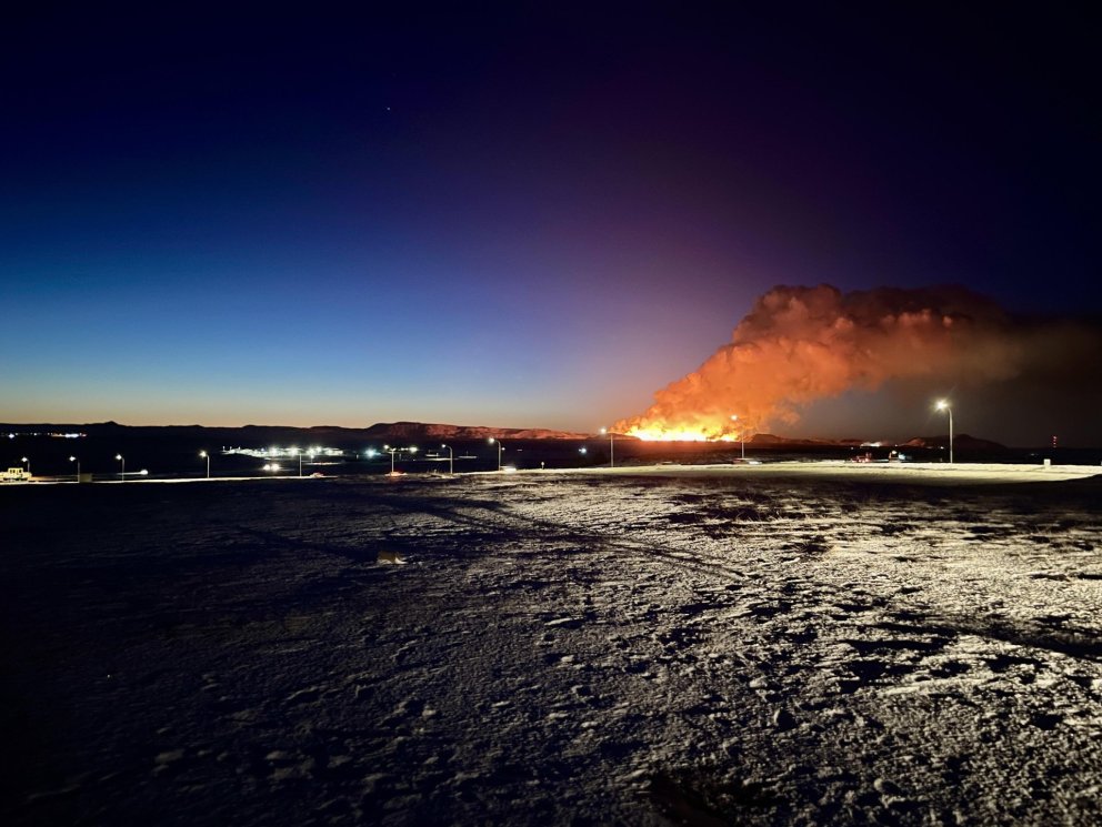 The eruption seen from Ásbrú, Reykjanesbær.