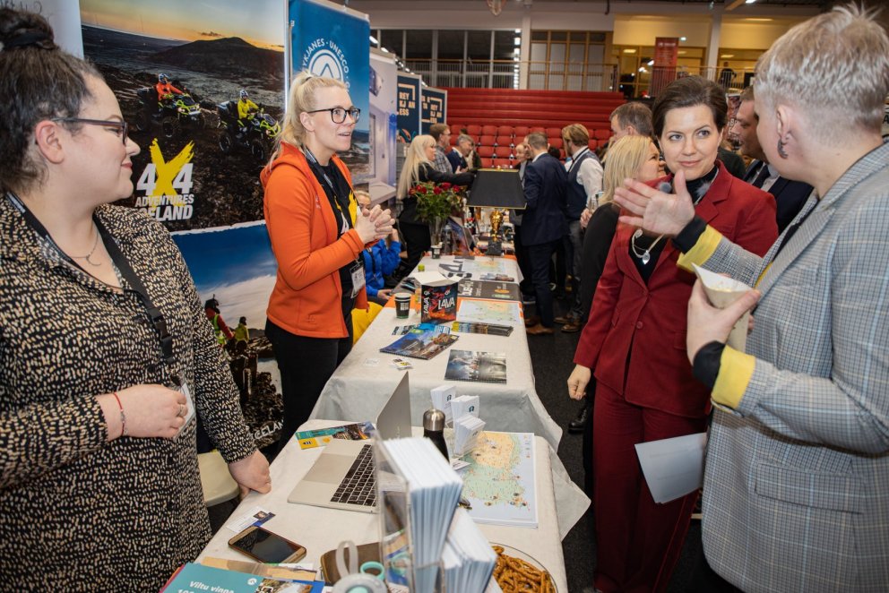 Frú Elíza Reid heilsaði upp á Suðurnesjamenn.