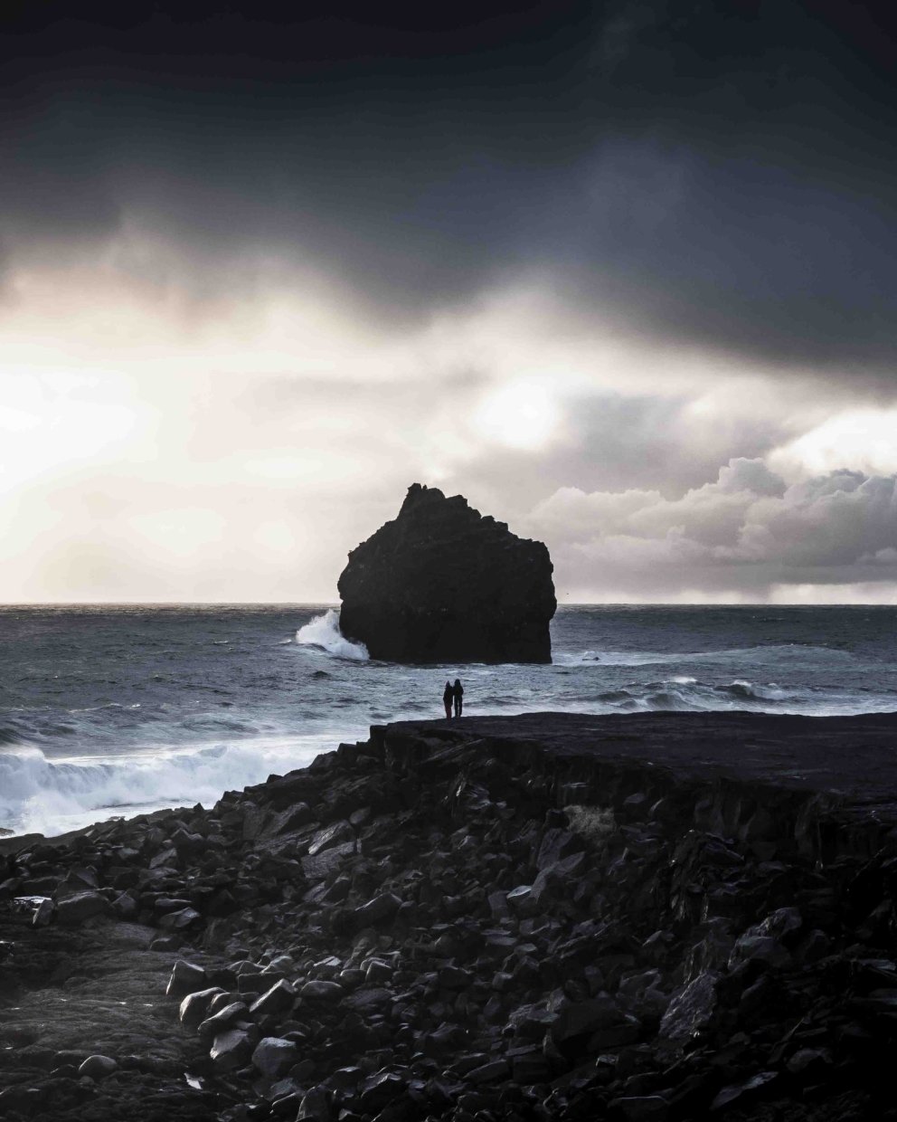Karlinn á Reykjanesi er vinsælt myndefni meðal gesta. Mynd: Þráinn Kolbeinsson