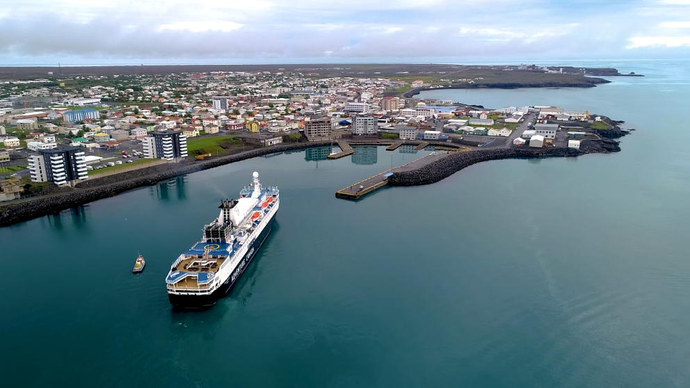 Leiðangursskip kemur inn til Keflavíkurhafnar. Mynd: Reykjaneshafnir