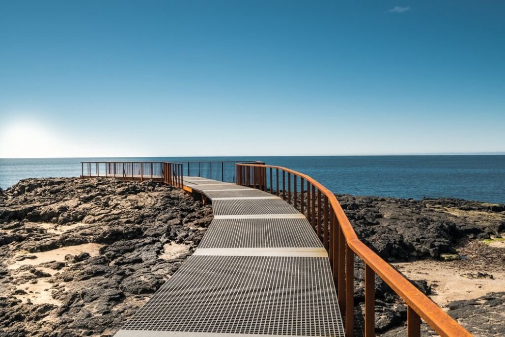 Útsýnispallur við Brimketil. Mynd: Ozzo